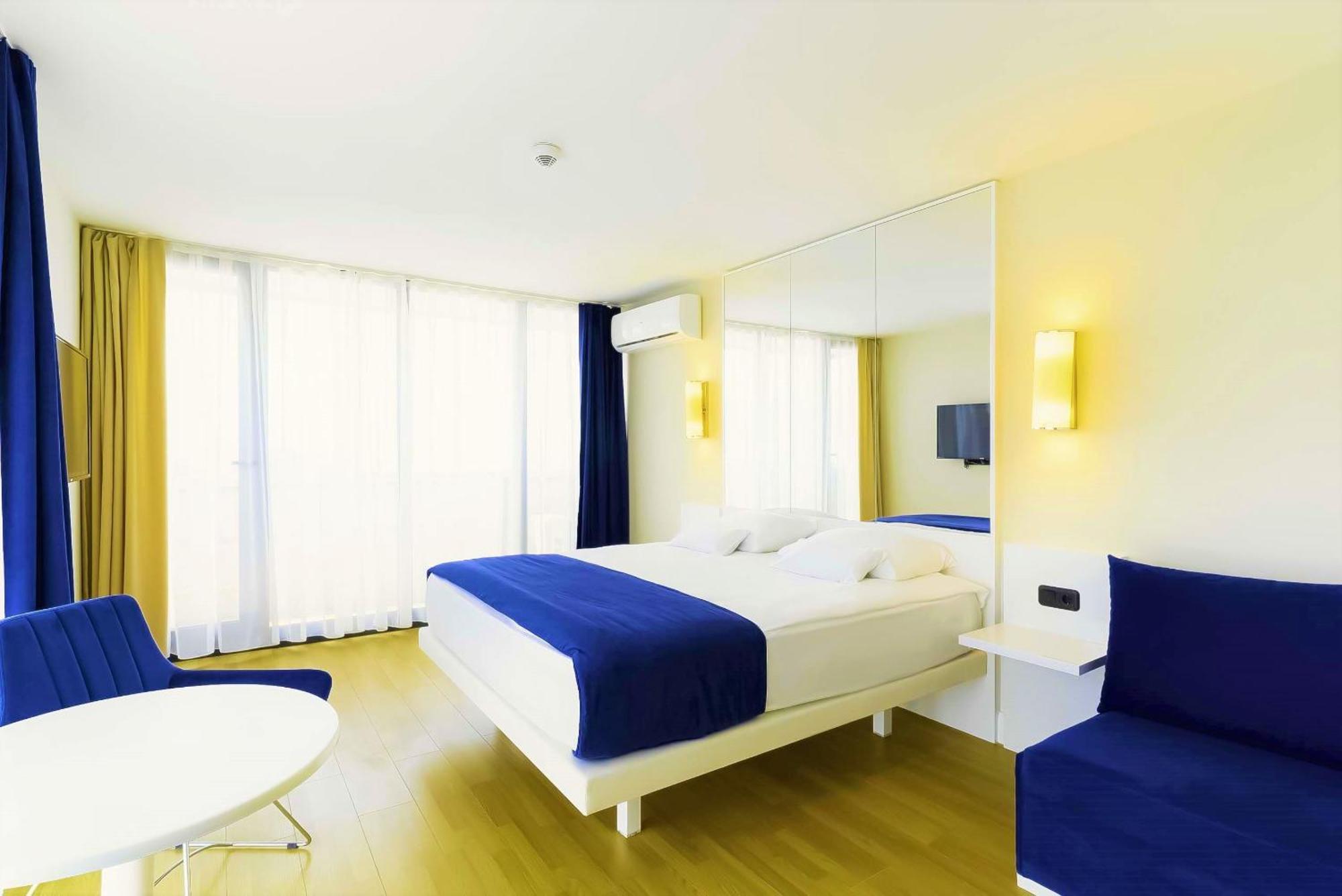 Relax And Unwind Premier Sea View Aparthotel In Batumi Exterior photo